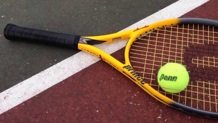 The Essential Tennis Accessories for Beginner Players